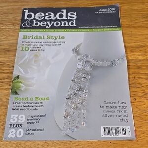 Elegant Silver Floral Necklace